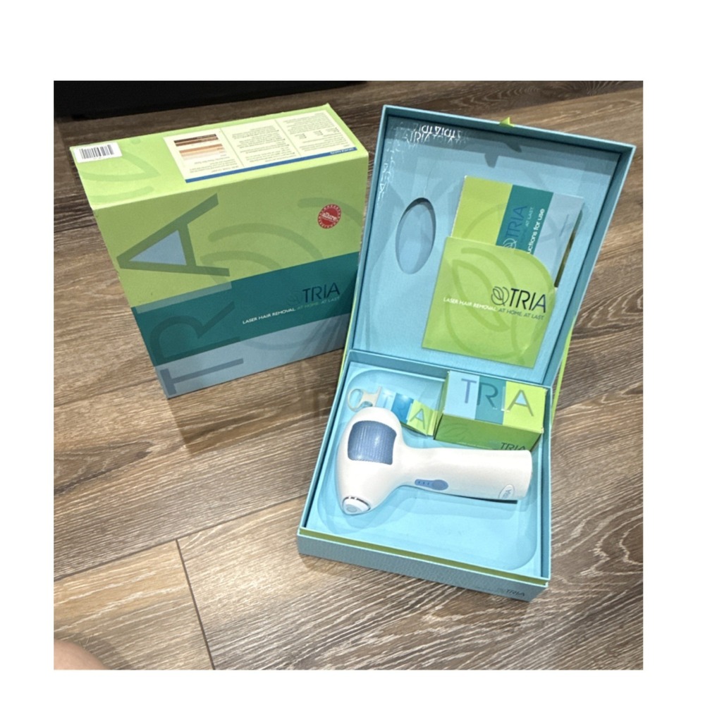 Tria THR-2S Cordless Laser Hair Removal Device White/Blue‎ w/ Charger & Box
